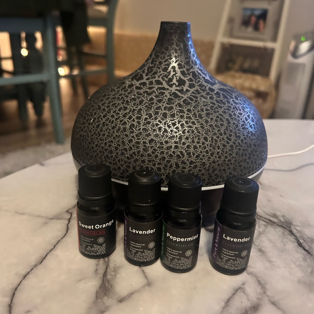 Amazon Essentials Black and Gray Aroma Diffuser with Essential Oils